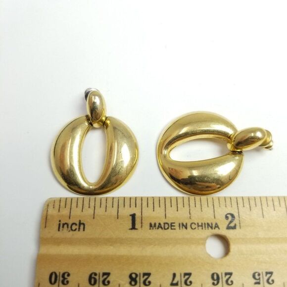 Vintage Trifari Gold Tone Door Knocker Stud Earrings, Rounded Design, Estate - Picture 5 of 7